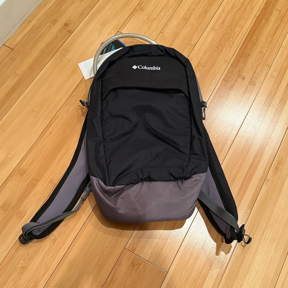 Columbia Men's Black and Gray Hydration Backpack